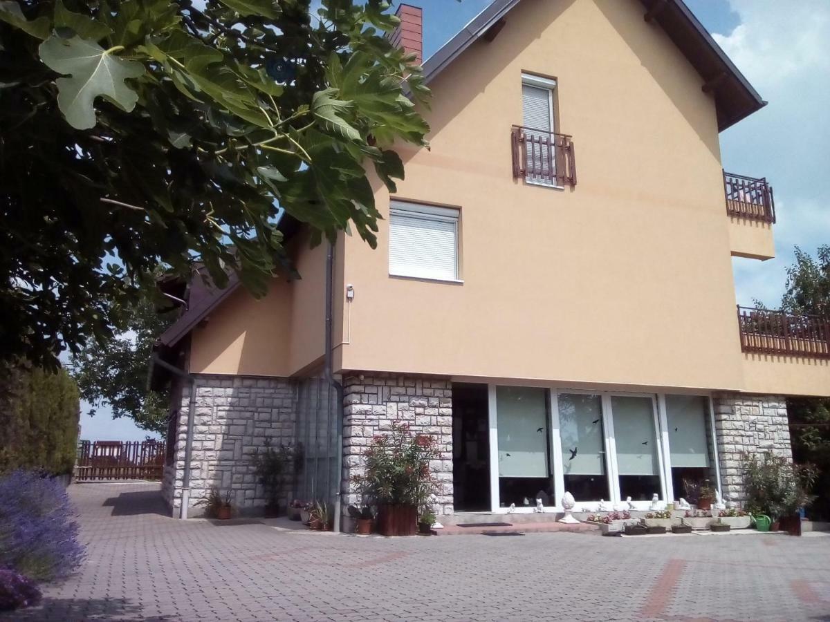 Hotel Kata Vendeghaz Balatonfüred Exterior foto